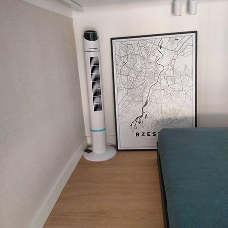 Apartament Paradise Zarzadzany Przez Gospodarza Osobe Fizyczna Self Check In Ряшів Екстер'єр фото